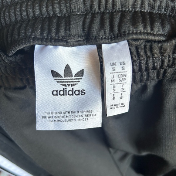 Classic 3 strip Adidas track pants - Picture 4 of 4